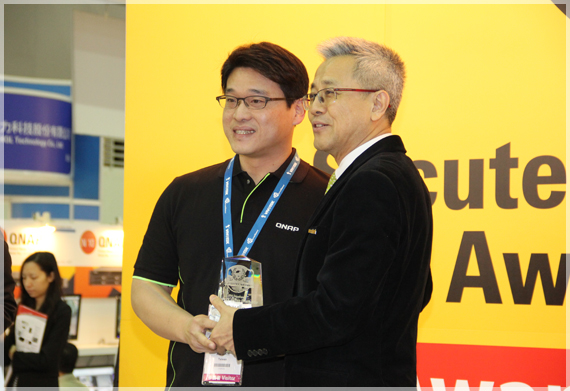 威联通科技于荣获 Secutech Excellence Award 2014 全球高清监控产品指针