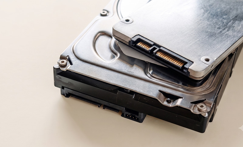 用于视频编辑的 SSD 和 HDD 硬盘